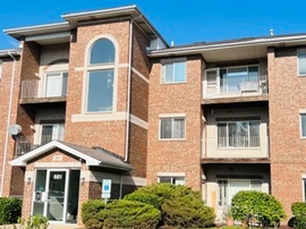 881 N Swift Rd Unit 204, Addison, IL 60101