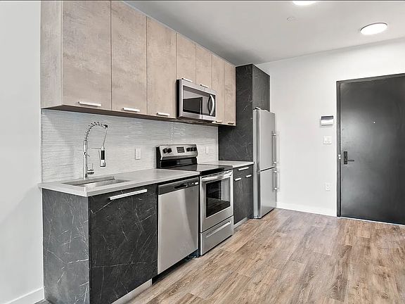 3rd image of 2733 E 12th St APT 6I