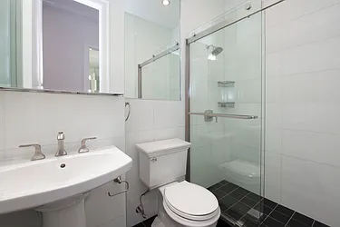 Rented by R New York