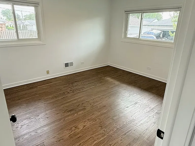 8748 N Olcott Ave — Photo 10
