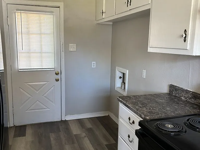 1822 N Alexander St — Photo 4