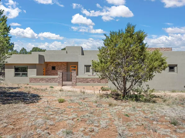 11 Coyote Canyon Trl, Tijeras, NM 87059