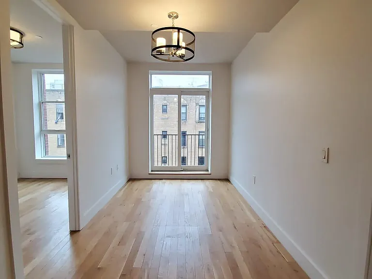 2028 Davidson Ave #4 — Photo 3