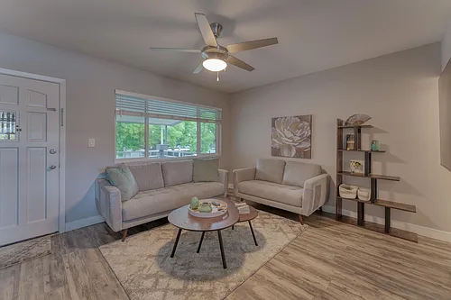 721 E Montebello Ave #203 Photo 1