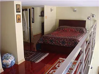 Rented by R New York