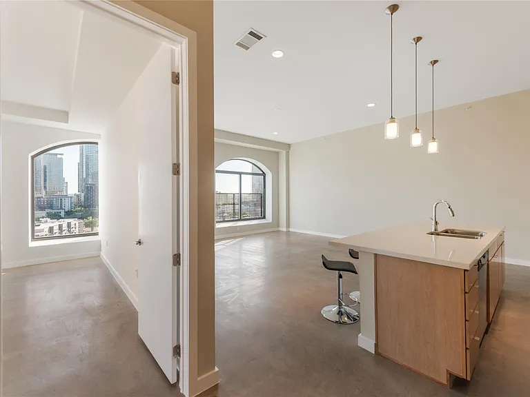 507 Sabine St #707 — Photo 9