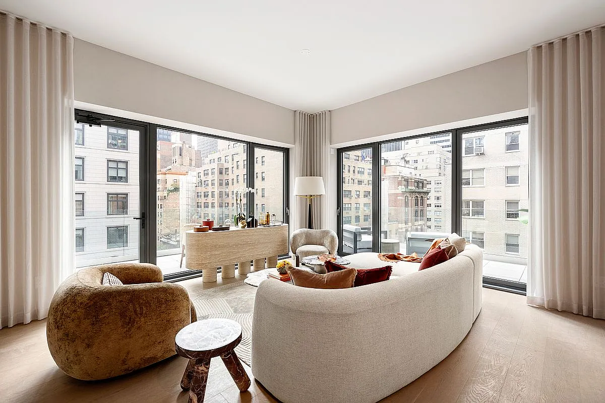 126 E 57th St #1401 photo 1