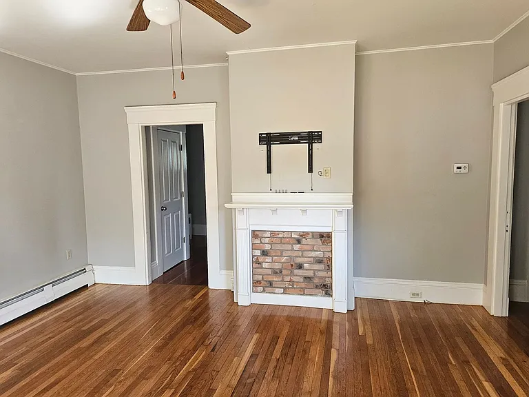 36 Pleasant St — Photo 5