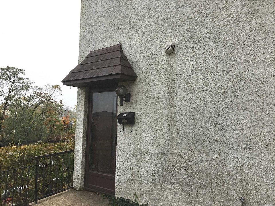 1st image of 44 Sintsink Dr E APT P