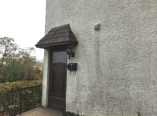 44 Sintsink Dr E APT P, Port Washington, NY 11050
