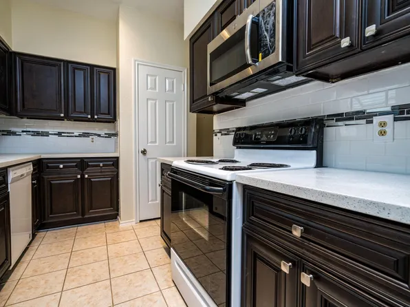 1103 Dulles Ave, Stafford, TX