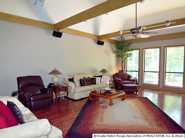 1st image of 18835 Beaconwood Dr