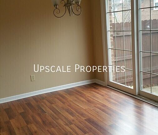 3rd image of 309 Bainbridge Dr APT F