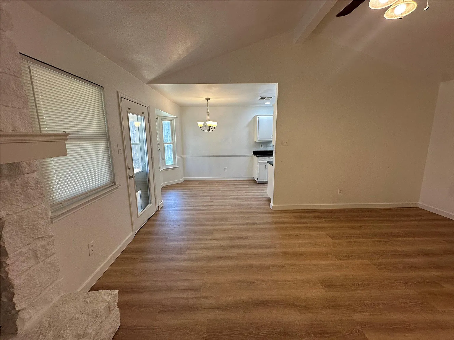 4 bed, 2.0 bath, 1434 sqft, $1,900 — Photo 3