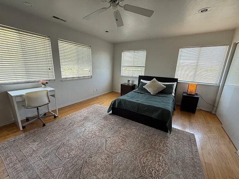 786 Santa Paula Ave — Photo 1