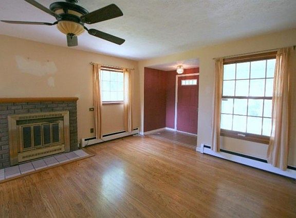 3rd image of 238 Lafayette Ave