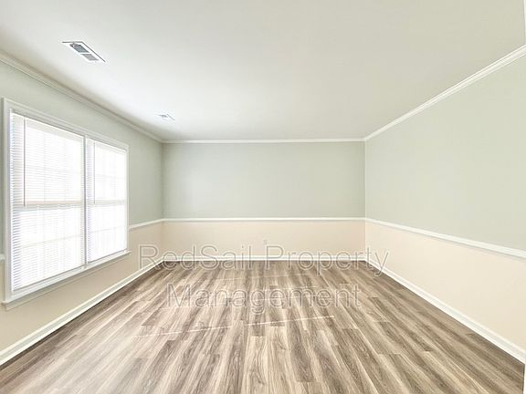 3rd image of 300 Tabb Lakes Dr