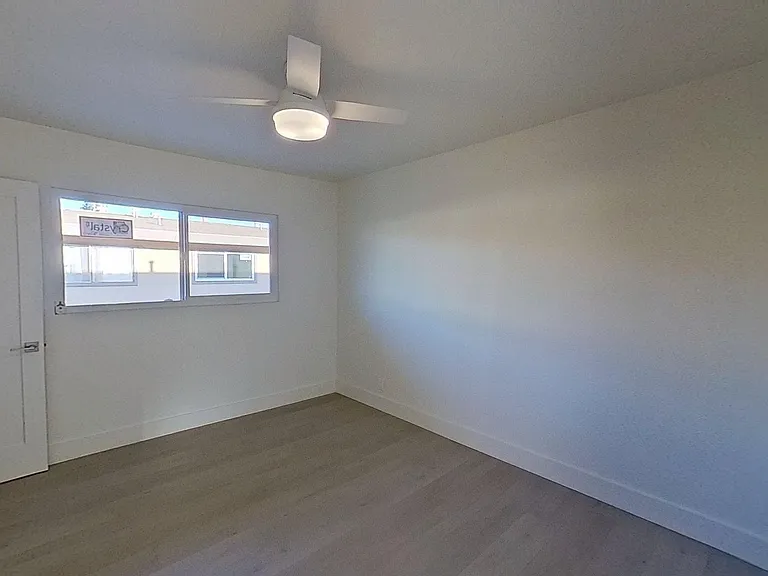 437-443 W Valencia Dr — Photo 49