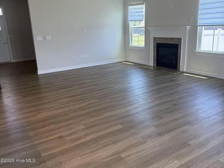 407 Green Lake Rd — Photo 6