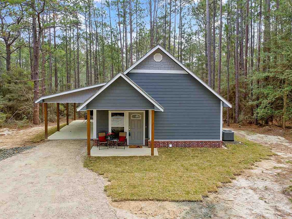1st image of 208 Spruce Ln