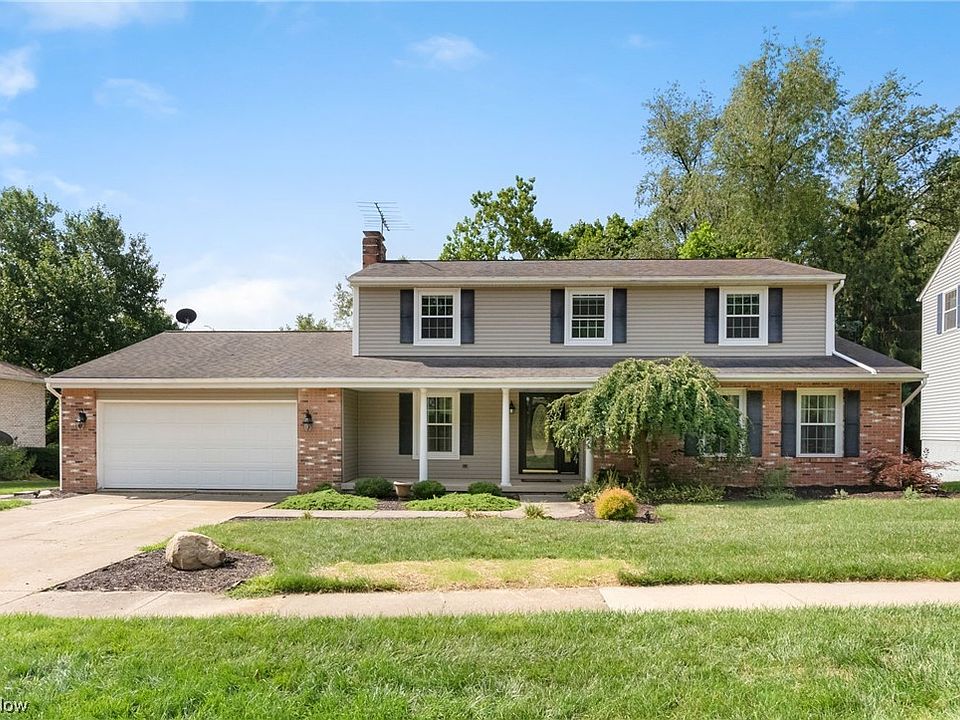 1st image of 962 Douglas Dr
