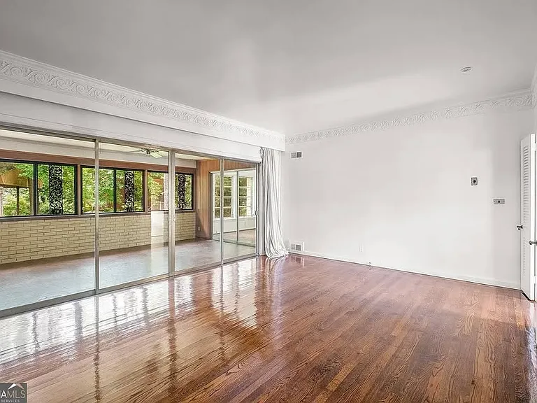757 Old Ivy Rd NE — Photo 11