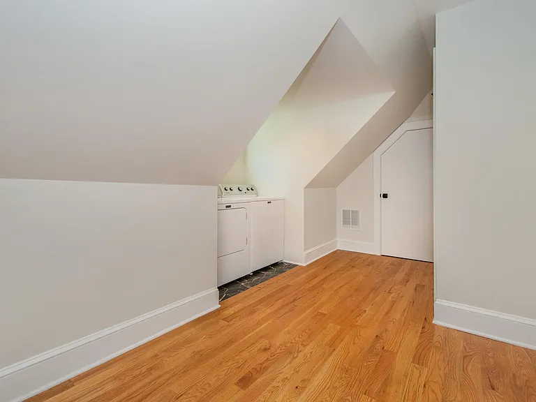 3 Irving Pl #A — Photo 23