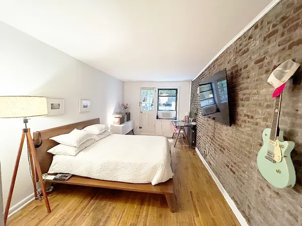 405 W 21st St #Be, New York, NY 10011