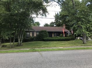 1 Spring Valley Dr, Walpole, MA 02081