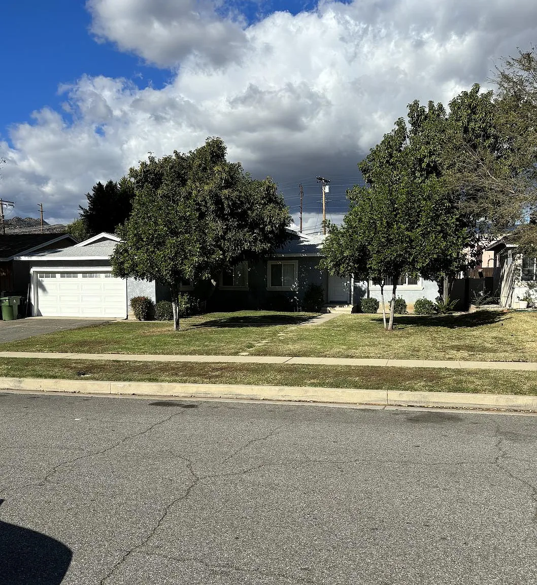 3 bed, 1198 sqft, $3,700 — Photo 1