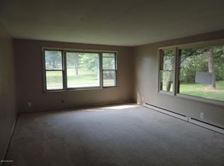 2609 N M 140, Watervliet, MI 49098