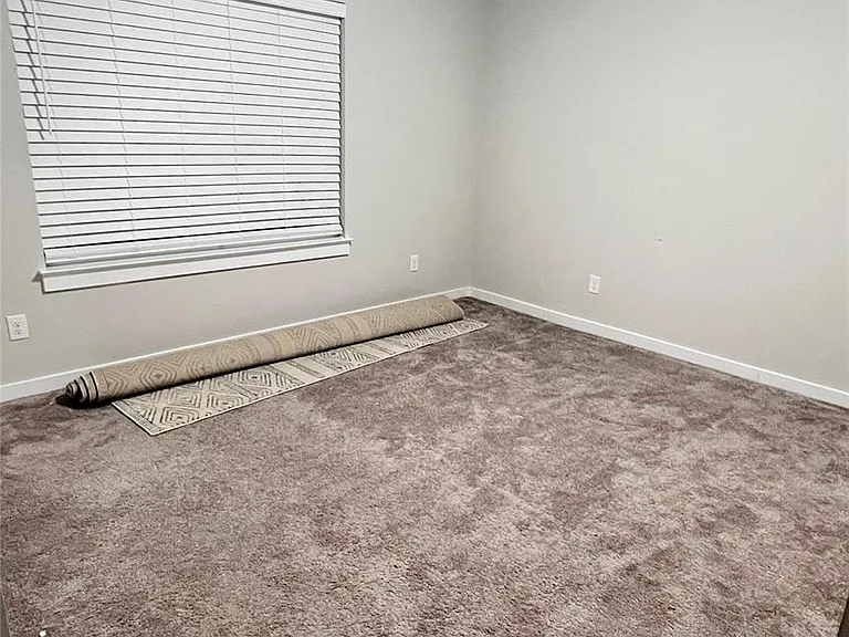 600D Knopper St — Photo 20
