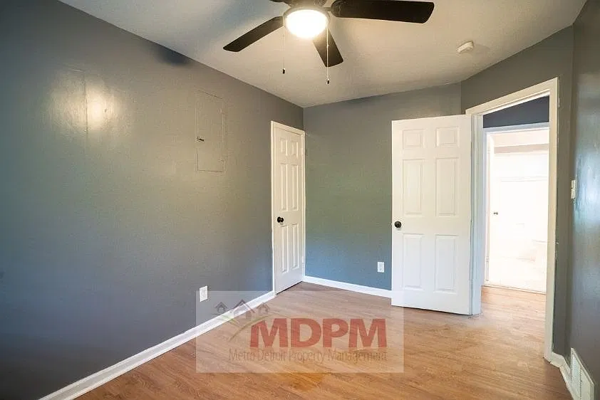 3 bed, 1017 sqft, $1,475 — Photo 4