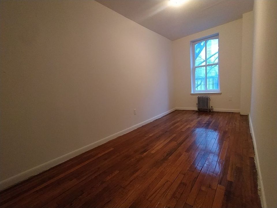 1st image of 10 Columbia Pl #38
