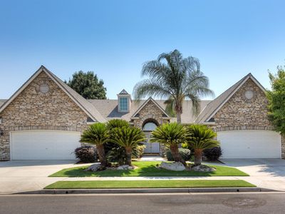 302 W Everglade Ave, Clovis, CA, 93619
