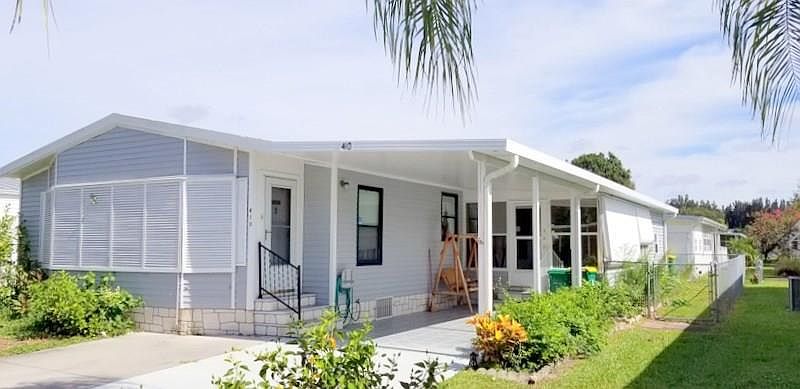 1st image of 410 Papaya Cir