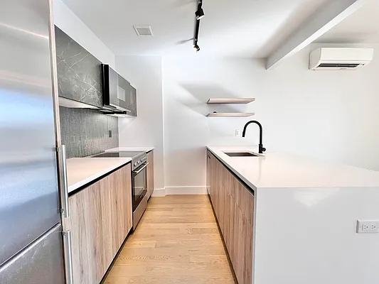 Rented by ERNY LLC | media 4