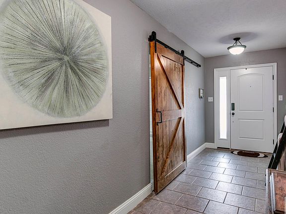 5th image of 503 E Greenfield Dr