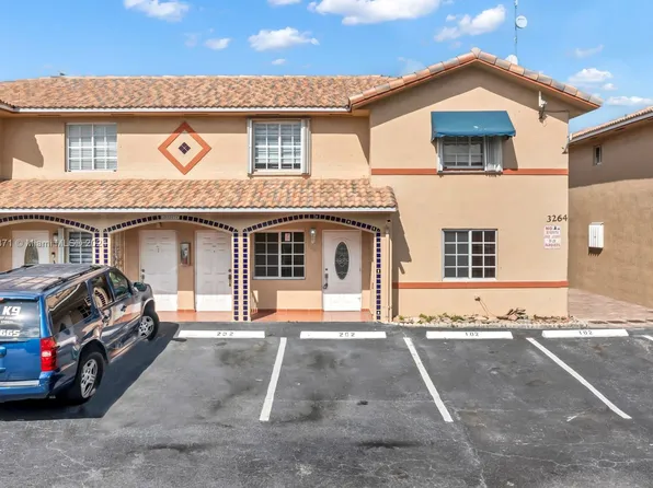 3264 W 70th St Unit 102, Hialeah, FL 33018
