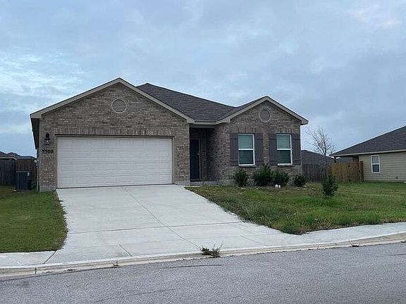 3rd image of 3300 Ridge Pl