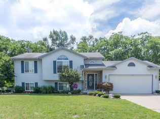 700 Sunbrook Dr SE, Grand Rapids, MI 49508