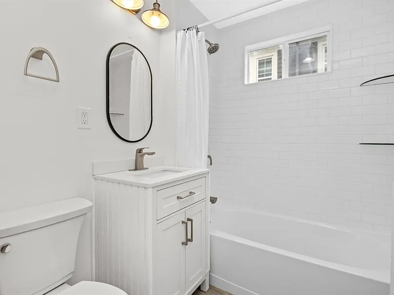 44 Hillsdale St #1 — Photo 16