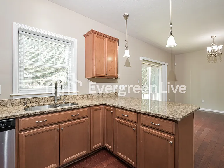 3126 Raintree Dr — Photo 6