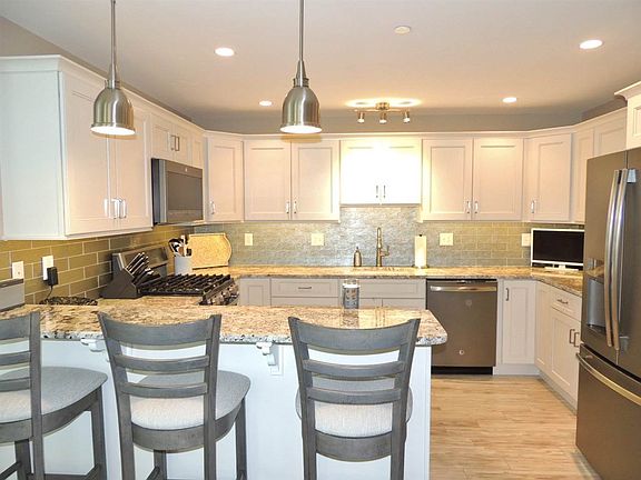 3rd image of 327 E 25th Ave #107