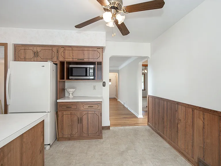 8310 Salisbury Dr — Photo 8