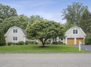 16 Coachlamp Ln, Darien, CT 06820
