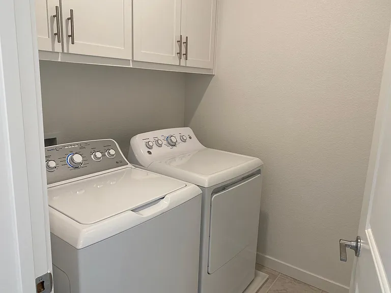 801 Verdant Ln — Photo 22