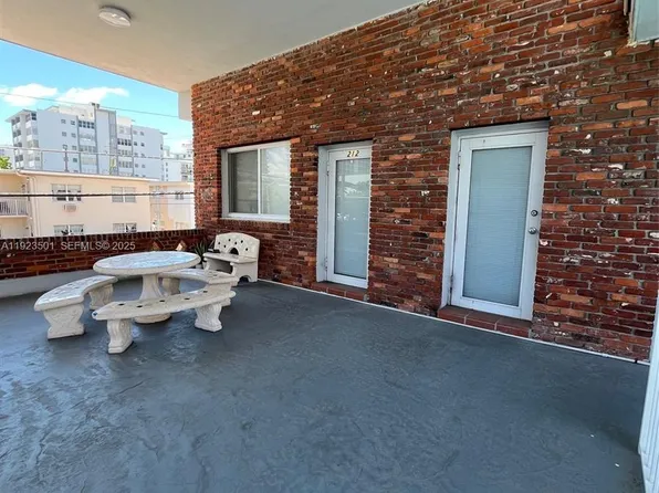 315 69th St APT 212, Miami Beach, FL 33141