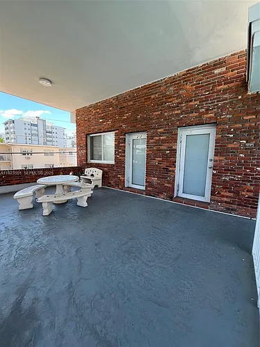 315 69th St #212 Photo 1