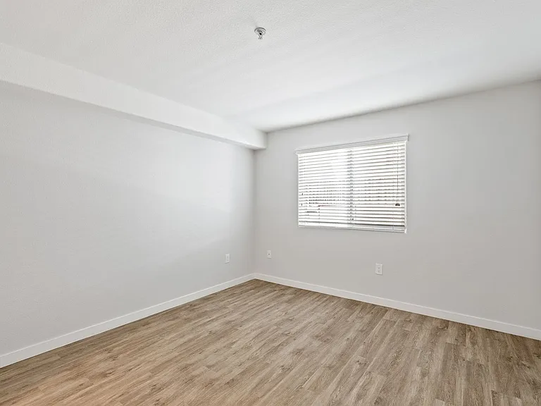 18425 Malden — Photo 38